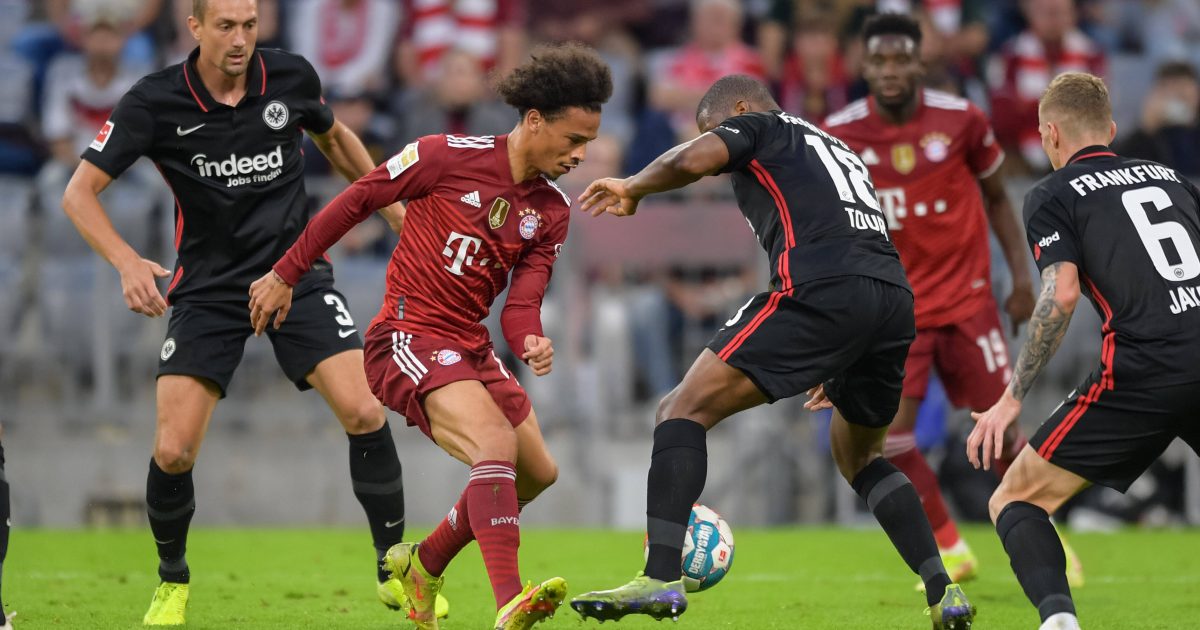 In dieser Situation bekam Touré gegen den FC Bayern einen Schlag auf den Fuß ab. (Foto: IMAGO / Passion2Press)