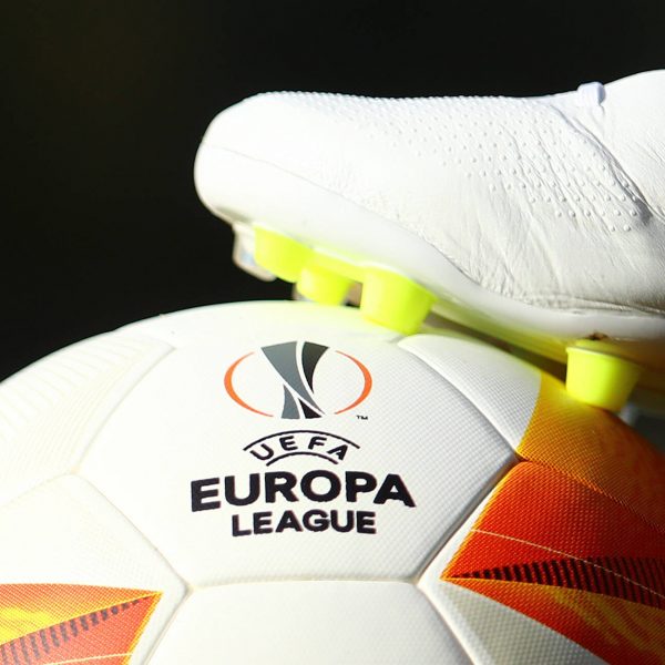  Der Ball wird aller Wahrscheinlichkeit rollen heute Abend im Waldstadion. (Foto: IMAGO / Eibner)