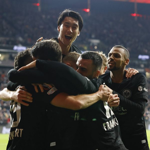  Die Frankfurter Eintracht bezwingt Olympiakos Piräus mit 3:1. (Foto: IMAGO / HMB-Media)