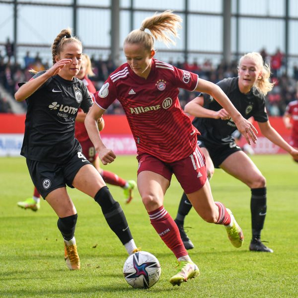  Münchens Lea Schüller traf zum 1:0. (Bild: IMAGO / foto2press)