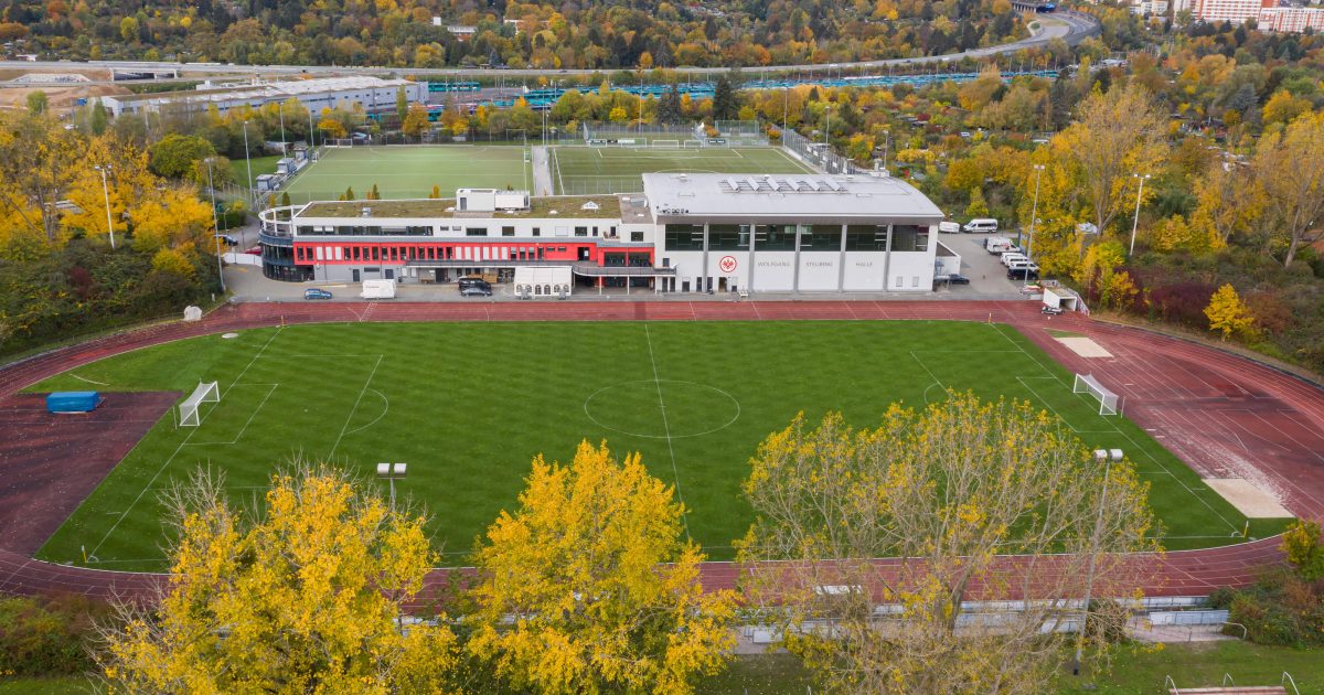  Rollt am Riederwald bald wieder Seniorenfußball? (Foto: IMAGO / MedienServiceMüller)