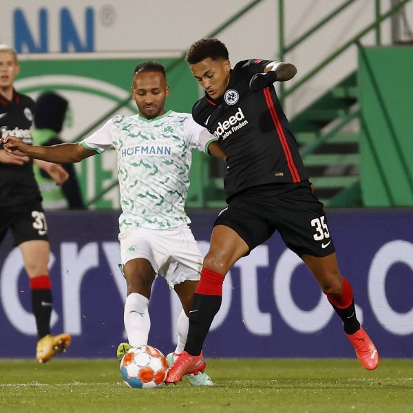  Ein offenes und umkämpftes Spiel in Fürth. (Bild: IMAGO / HMB-Media)