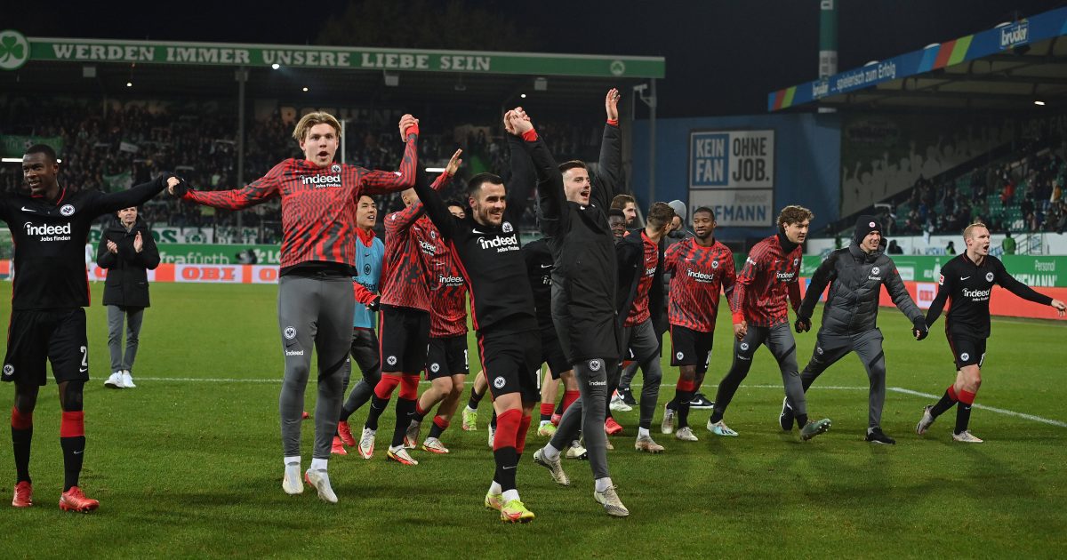  Trotz schwachem Auftritt gelingt der Eintracht der Last-Minute-Sieg. Die Freude und Erleichterung war entsprechend bei allen Beteiligten groß. (Bild: imago images / Sven Simon)