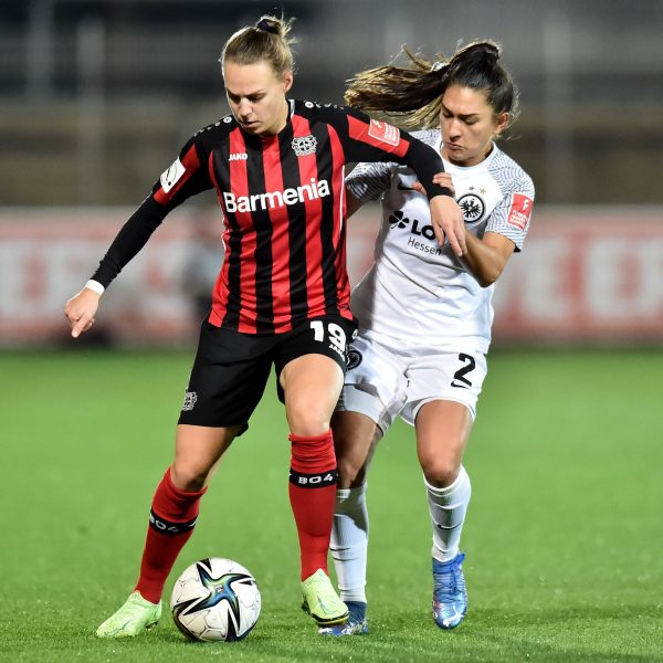  Trotz 1:0-Pausenführung ist es bis zum Auswärtssieg noch viel Arbeit. (Bild: IMAGO / Fotografie73)