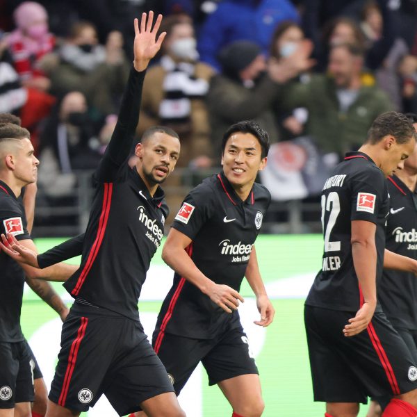  Djibril Sow (3. v. li.) traf zum 1:0. (Bild: IMAGO / Kessler-Sportfotografie)