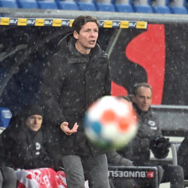  Eintracht-Trainer Oliver Glasner war bei der Niederlage gegen Hoffenheim mit dem Defensivauftritt seiner Elf nicht zufrieden. (Bild: IMAGO / Sven Simon)