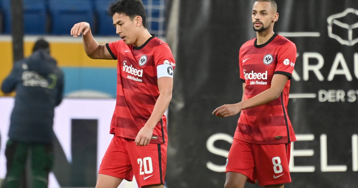 Große Enttäuschung nach der Partie bei Makoto Hasebe und Djibril Sow. In der Partie gegen Hoffenheim war mehr für die Hessen drin. (Bild: imago images / Sven Simon)