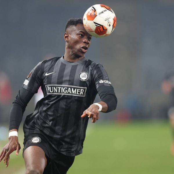  Stürmt demnächst wieder ein Yeboah im Eintracht-Dress? Zurzeit trägt er noch das Trikot von Sturm Graz. (Bild: IMAGO / GEPA pictures)
