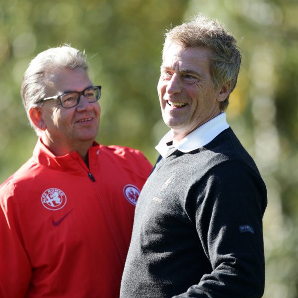  Uli Stein (re.) bei seiner zweiten Leidenschaft, dem Golfen, 2015 in Bad Homburg mit Rainer Falkenhain. (Bild: Heiko Rhode)