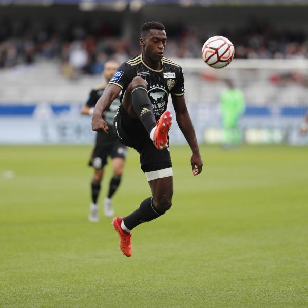  Wird Oumar Gonzalez ein Adlerträger? (Bild: IMAGO / PanoramiC)