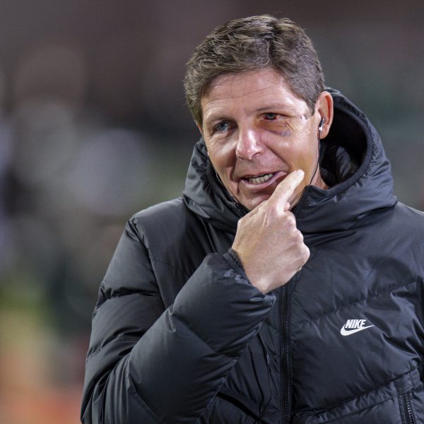  Oliver Glasner sah trotz der Niederlage auch viel Gutes im Spiel der SGE. (Foto: IMAGO / Kirchner-Media)