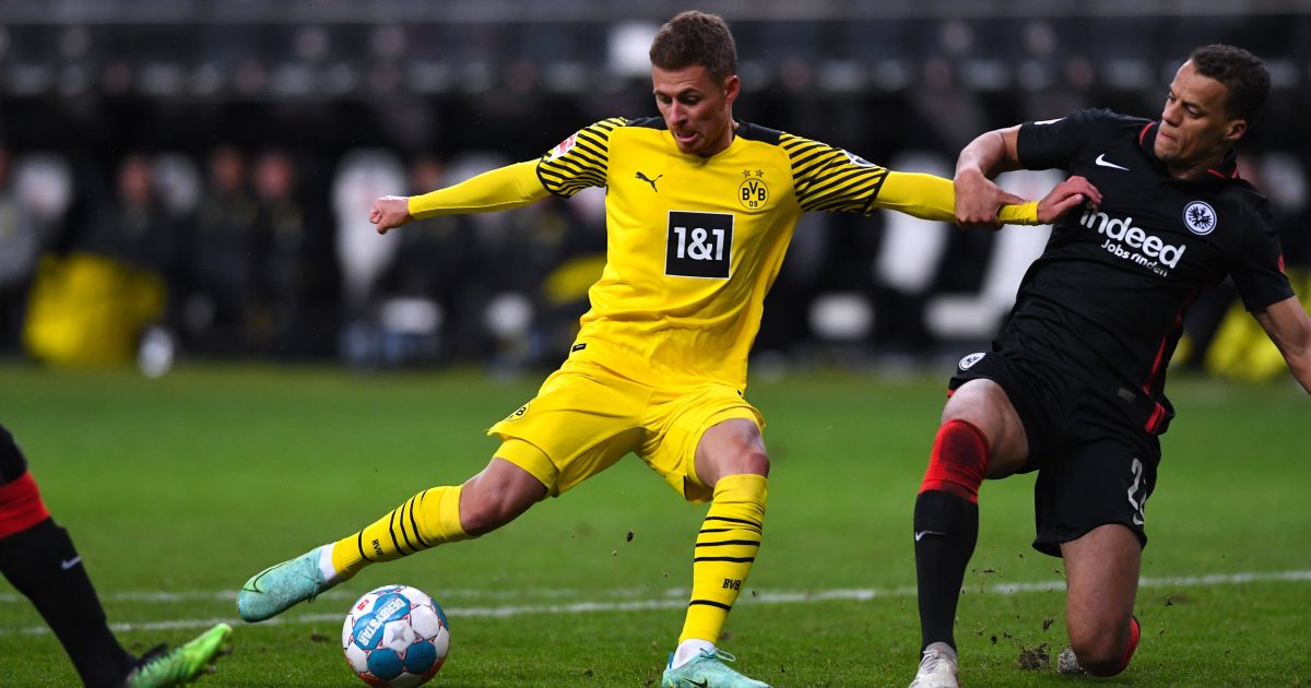  Der BVB (hier: Hazard) drehte das Spiel gegen die SGE spät. Foto: IMAGO / Revierfoto