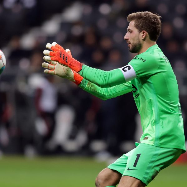  Kevin Trapp war gegen die Bayern wieder der gewohnte Rückhalt. Mit zahlreichen Paraden hielt er sein Team im Spiel und sicherte sich die Auszeichnung Spieler des Spiels. (Bild: Foto Rhode)