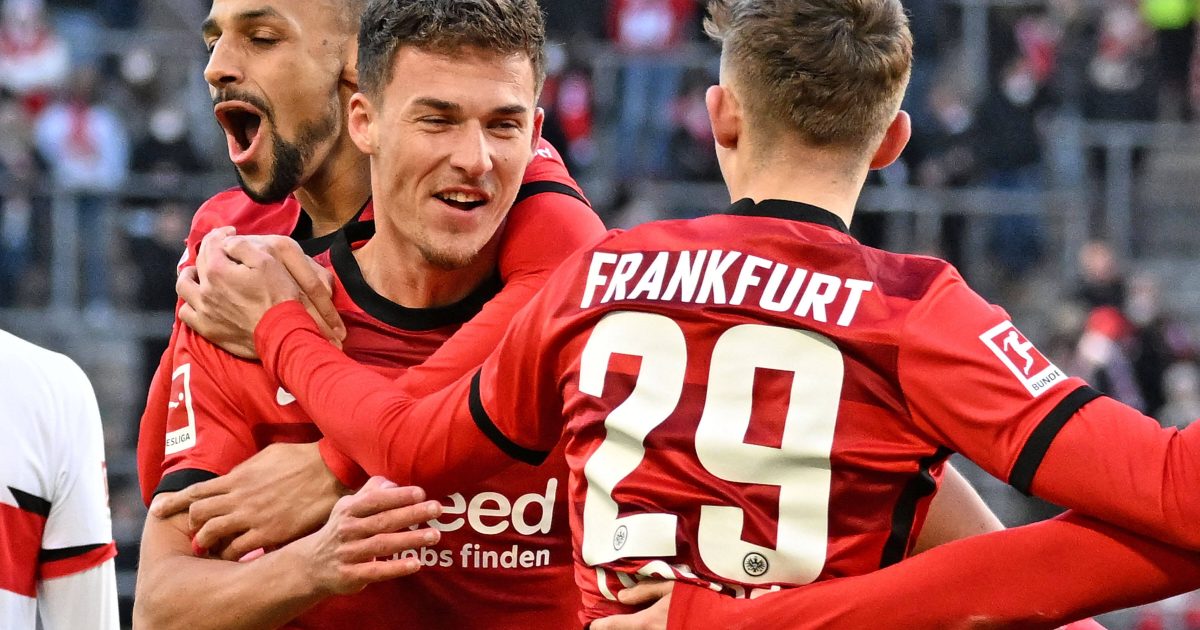  Ließ sich zurecht feiern: Ajdin Hrustic traf in Stuttgart gleich doppelt. (Bild: IMAGO / Jan Huebner)