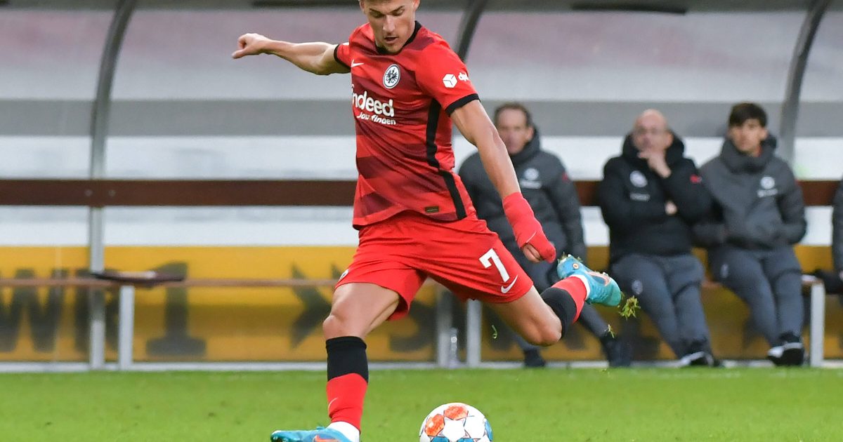 Der Matchwinner trug die Nummer 7: Ajdin Hrustic. (IMAGO / Jan Huebner)