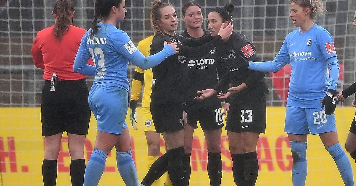  Sara Doorsoun will den Platzverweis nicht wahr haben. (Bild: IMAGO / Jan Huebner)