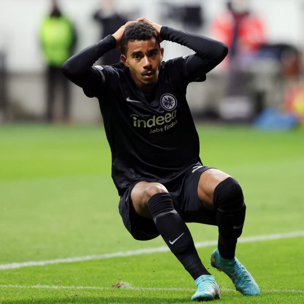  Ärgert sich über seinen Lattenkracher: Ansgar Knauff hatte die beste Frankfurter Chance im ersten Durchgang. (Bild: Heiko Rhode)