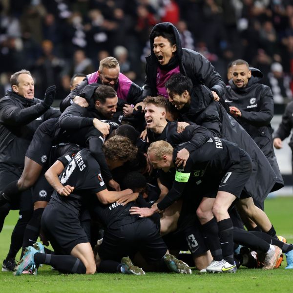  Totale Extase nach dem späten Ausgleich. (Foto: Heiko Rhode)