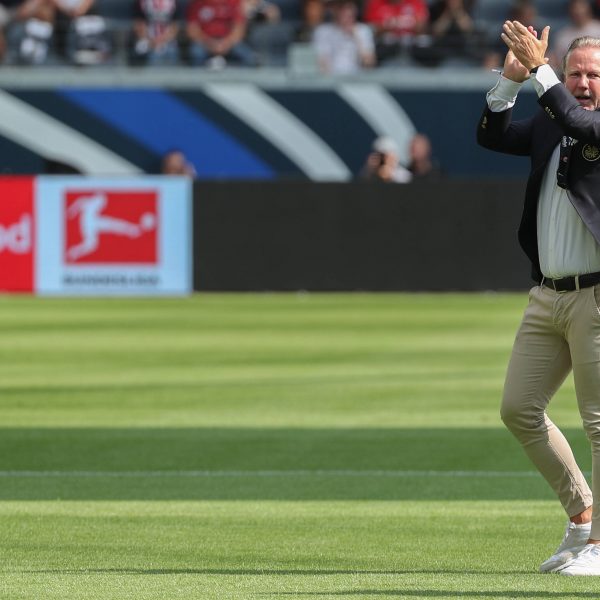  Philip Holzer will mit der SGE die Überraschung gegen Barcelona schaffen. (Foto: IMAGO / osnapix)