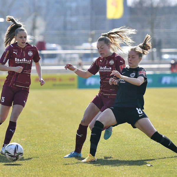  Die SGS Essen verlangt der Eintracht alles ab. (Bild: IMAGO / Jan Huebner)