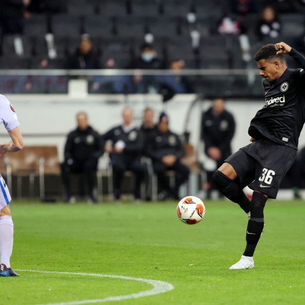  Vollspann ins Glück: Ansgar Knauff markierte mit einem Traumtor die Frankfurter Führung. (Bild: Heiko Rhode)