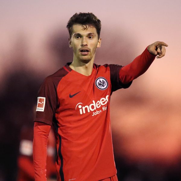  Nicht selbstverständlich: Ex-Adler Torro drückt der Eintracht gegen Barcelona beide Daumen. (Bild: Foto Rhode)