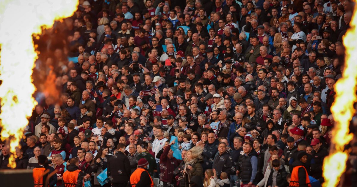 Es ging heiß her im Londoner Olympiastadion - doch das Verhalten einiger West-Ham-Anhänger ist jetzt ein Fall für die Polizei. (Foto: Imago/Shutterstock)