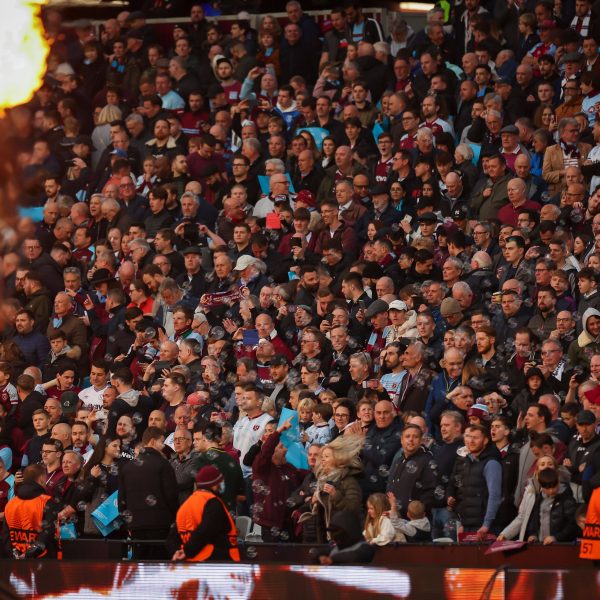  Es ging heiß her im Londoner Olympiastadion - doch das Verhalten einiger West-Ham-Anhänger ist jetzt ein Fall für die Polizei. (Foto: Imago/Shutterstock)