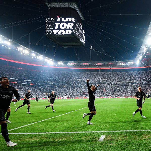  Ein Moment der hessischen Ekstase: Die Sekunden nach Borrés Führungstreffers. (Foto: Jan Huebner)