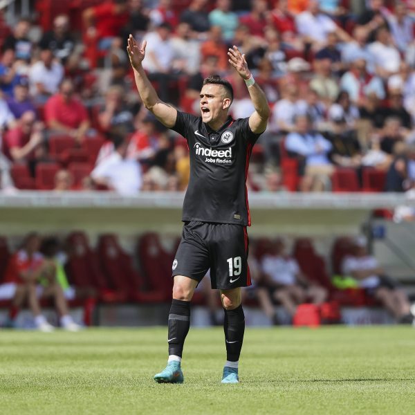  Vor dem Endspiel holt sich Rafa Borré noch einmal Selbstvertrauen ab (Bild: imago images HMB-Media)