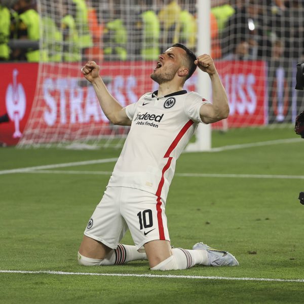  Rund zehn Millionen Menschen sahen, wie Filip Kostic & Co. den ersten Europapokal-Sieg der SGE seit 1980 feierten. (Bild: IMAGO / HMB-Media)