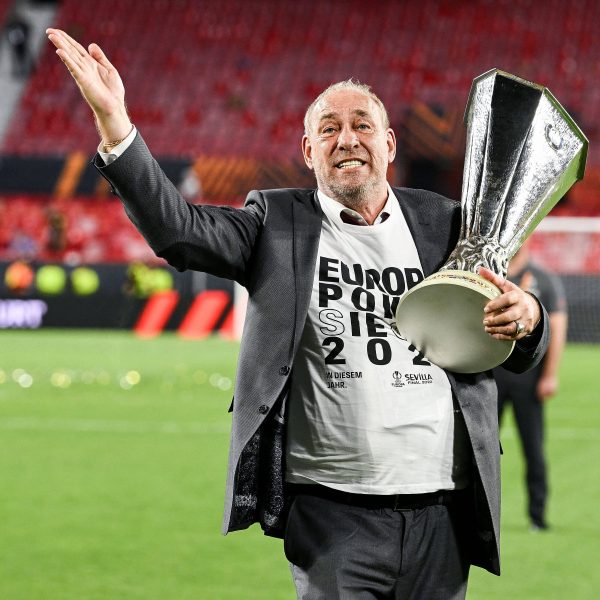  Stolzer Präsident der SGE: Peter Fischer. (Foto: IMAGO / Jan Huebner)