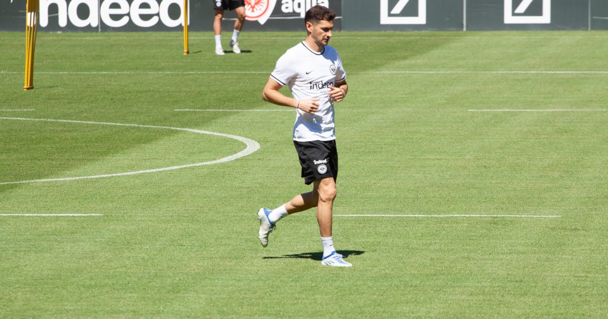 Lucas Alario ist in Frankfurt angekommen – hier beim Trainingsauftakt am 28. Juni. (Bild: Frederic Schneider/SGE4EVER.de)