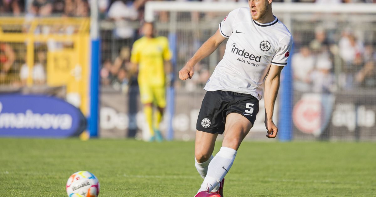 Hrvoje Smolcic kam aus Kroatien zur SGE. (Foto: IMAGO / HMB-Media)