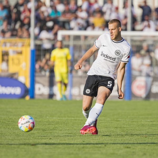  Hrvoje Smolcic kam aus Kroatien zur SGE. (Foto: IMAGO / HMB-Media)