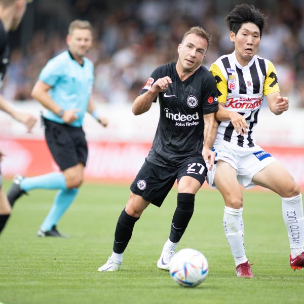  Erster Einsatz für die SGE: Mario Götze mit gelungenem Debüt. (Foto: IMAGO / GEPA pictures)