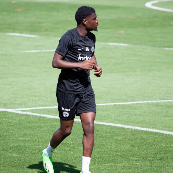  Junior Dina Ebimbe konnte nach seinen Wadenproblemen mit der Mannschaft trianieren. (Bild: Frederic Schneider/SGE4EVER.de)