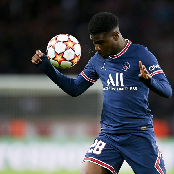  Junior Dina Ebimbe soll vor einem Wechsel zur SGE stehen. (Foto: IMAGO / PanoramiC)