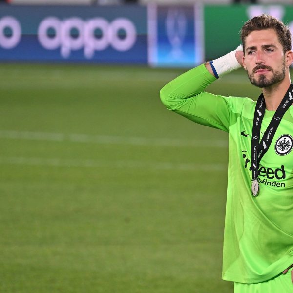  Kevin Trapp kämpfte nach der Supercup-Niederlage gegen Real Madrid mit den Tränen. Trotz der Enttäuschung sollte aber bei allen Beteiligten der Stolz überwiegen und der Blick nun nach vorne gerichtet werden. (Bild: imago images / Jan Huebner)