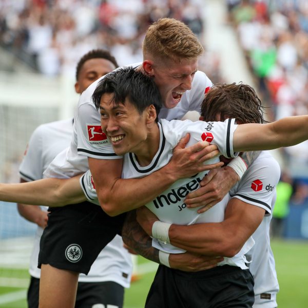  Mit einem tollen Freistoßtor brachte Kamada die Frankfurter in Führung. (Bild: IMAGO images / osnapix)