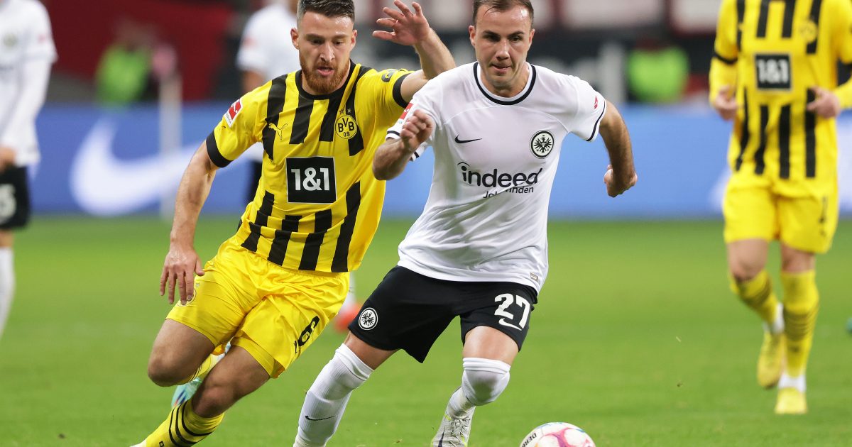  Mario Götze im Duell mit seinem Ex-Verein. (Foto: Heiko Rhode)