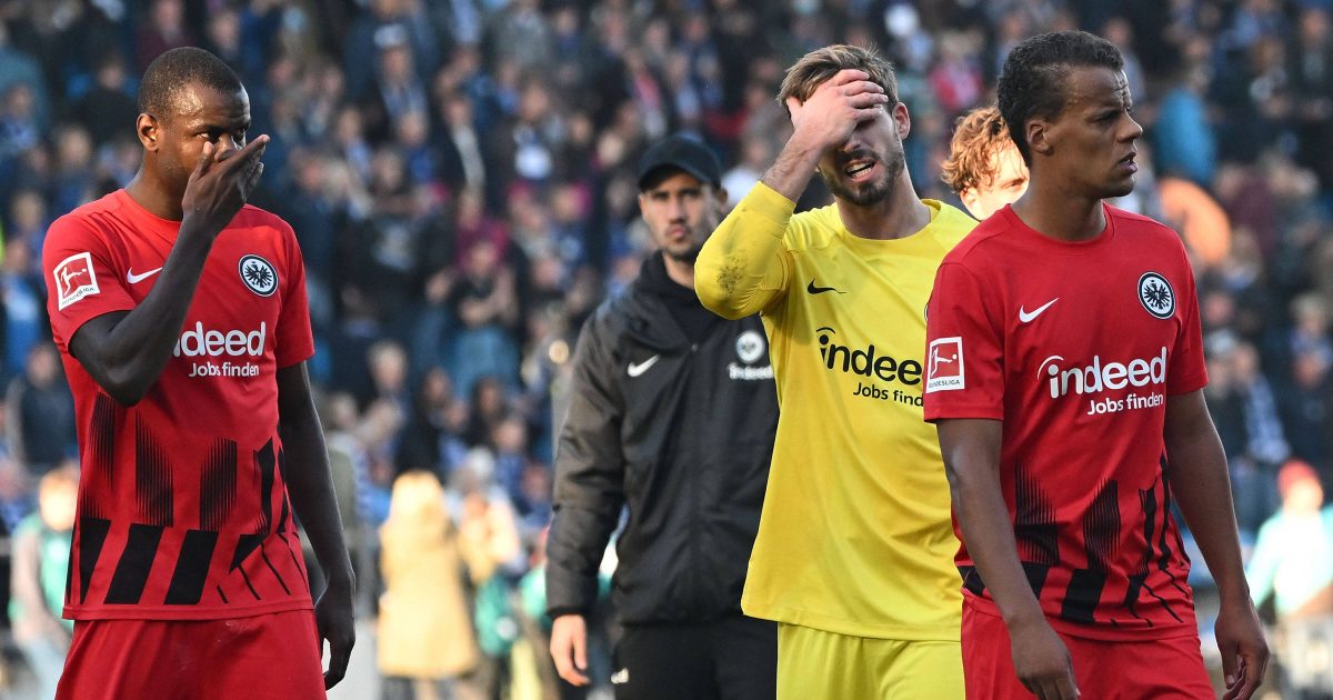  Der Frust war groß nach der Partie bei Evan N´Dicka, Kevin Trapp und Timothy Chandler. Die Eintracht hat in Bochum alles vermissen lassen, was sie sonst stark macht. (Bild: imago images / Jan Huebner)