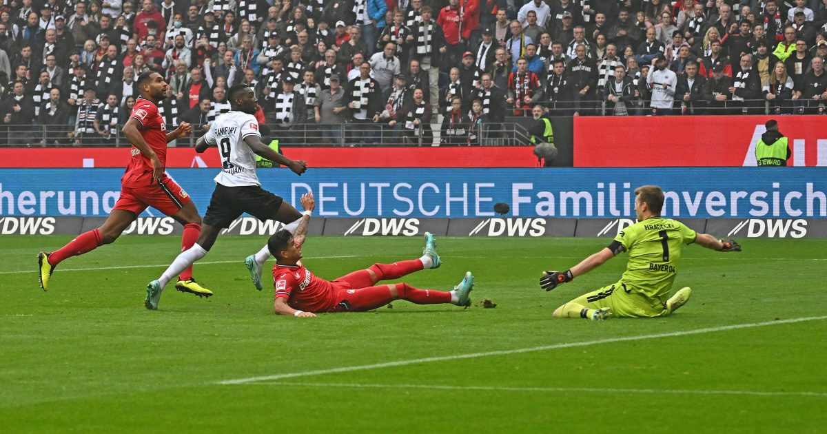  Bisher wollte der Ball noch nicht ins Leverkusener Tor. (Bild: IMAGO / Jan Huebner)