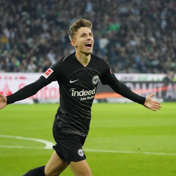  Jesper Lindström zeigt sich mittlerweile eiskalt vor dem Tor. (Foto: IMAGO images / Chai v.d. Laage)