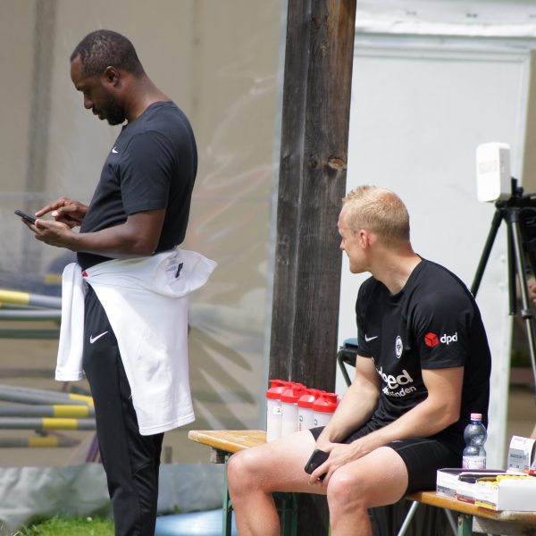  Ben Manga (links) zieht es wohl auf die Insel. (Foto: Marcel Storch/SGE4EVER.de)