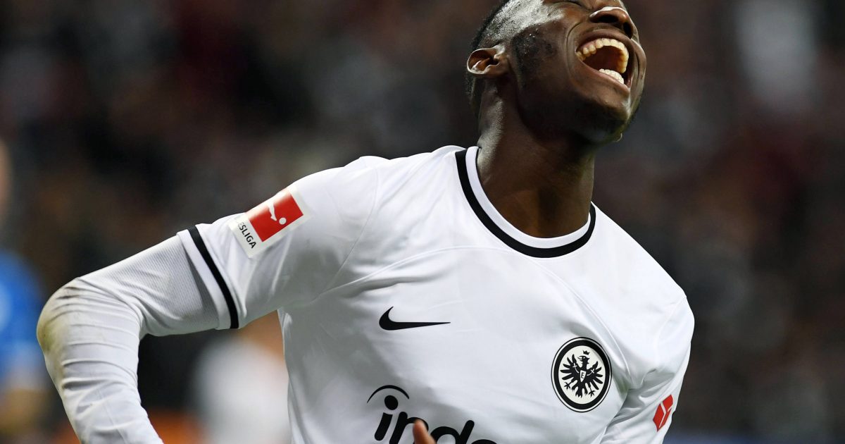  Bumm, Bumm, Kolo! Er fährt mit seinen Gegenspielern Schlitten (Bild. imago IMAGES / HUS)