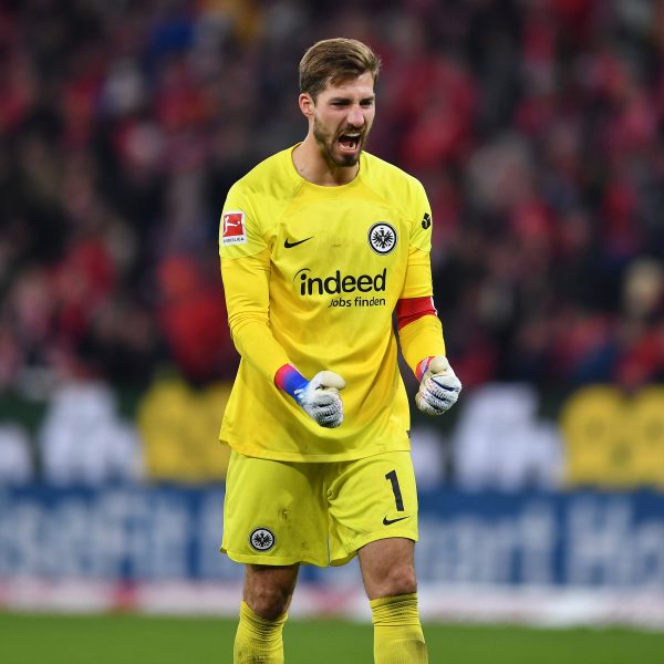  Sicherte seiner Mannschaft mit tollen Paraden den Punktgewinn in Mainz: Kevin Trapp (Bild: IMAGO images / Revierfoto)