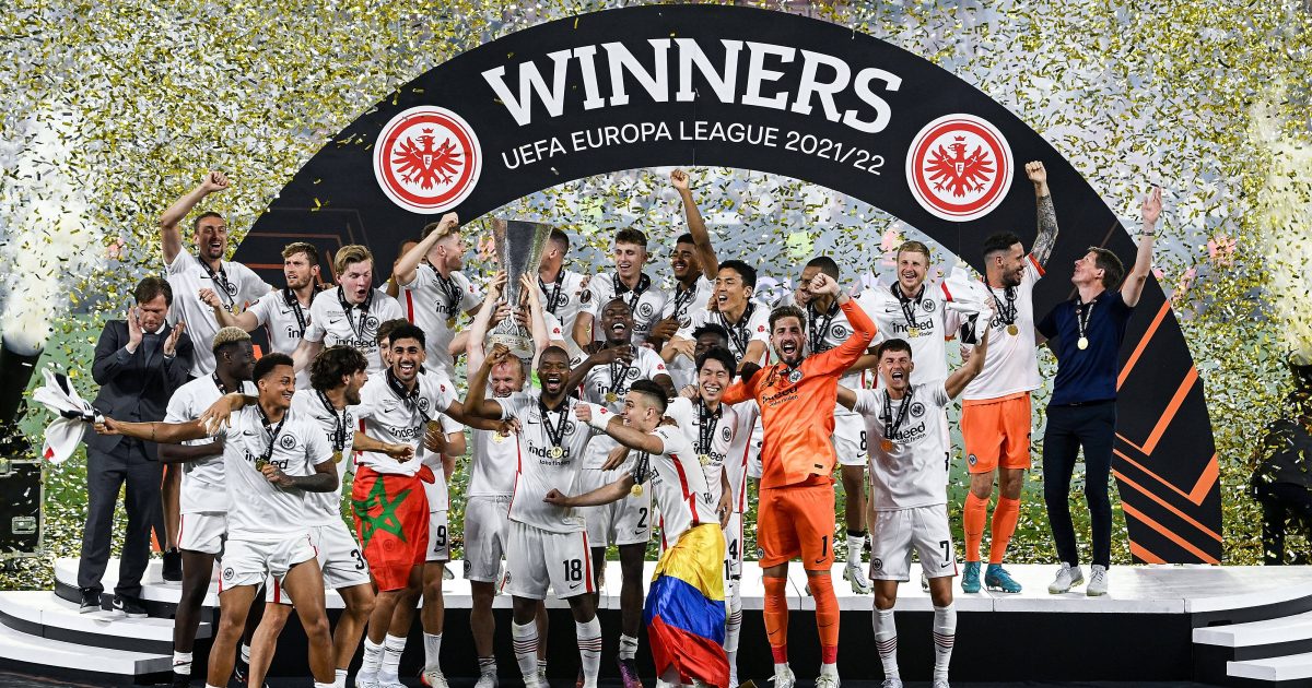  Nicht zuletzt wegen des Europa-League-Sieges hat sich die SGE den Titel zur Mannschaft des Jahres verdient. (Foto: IMAGO / Jan Huebner)