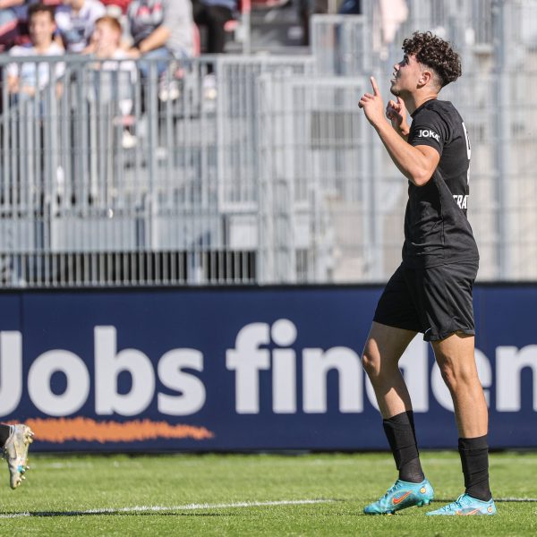  Ob bei der U19 in der Youth League oder wie am Freitag bei der U21: Jungprofi Nacho Ferri überzeugt. (Bild: IMAGO / Rene Schulz)
