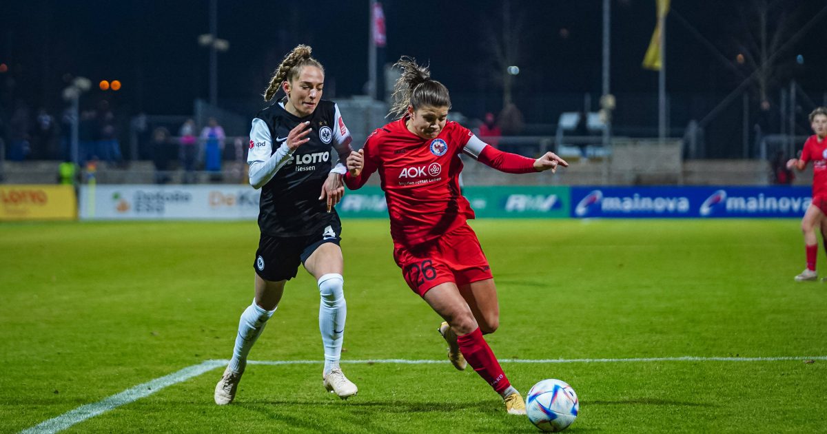  Sophia Kleinherne (links) lässt gegen Potsdam hinten nichts anbrennen. (Bild: IMAGO / Sports Press Photo)